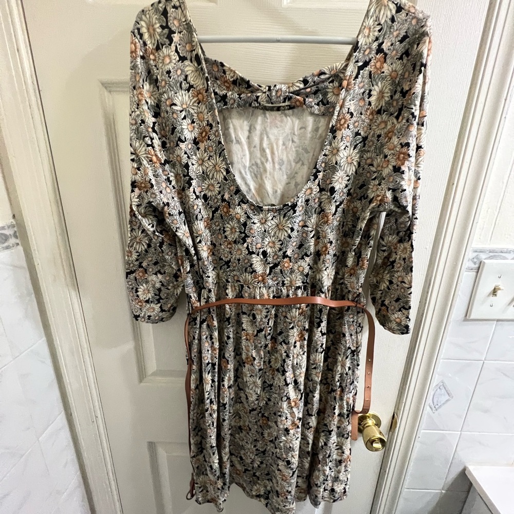 Forever 21 Plus 2X Floral Midi Dress